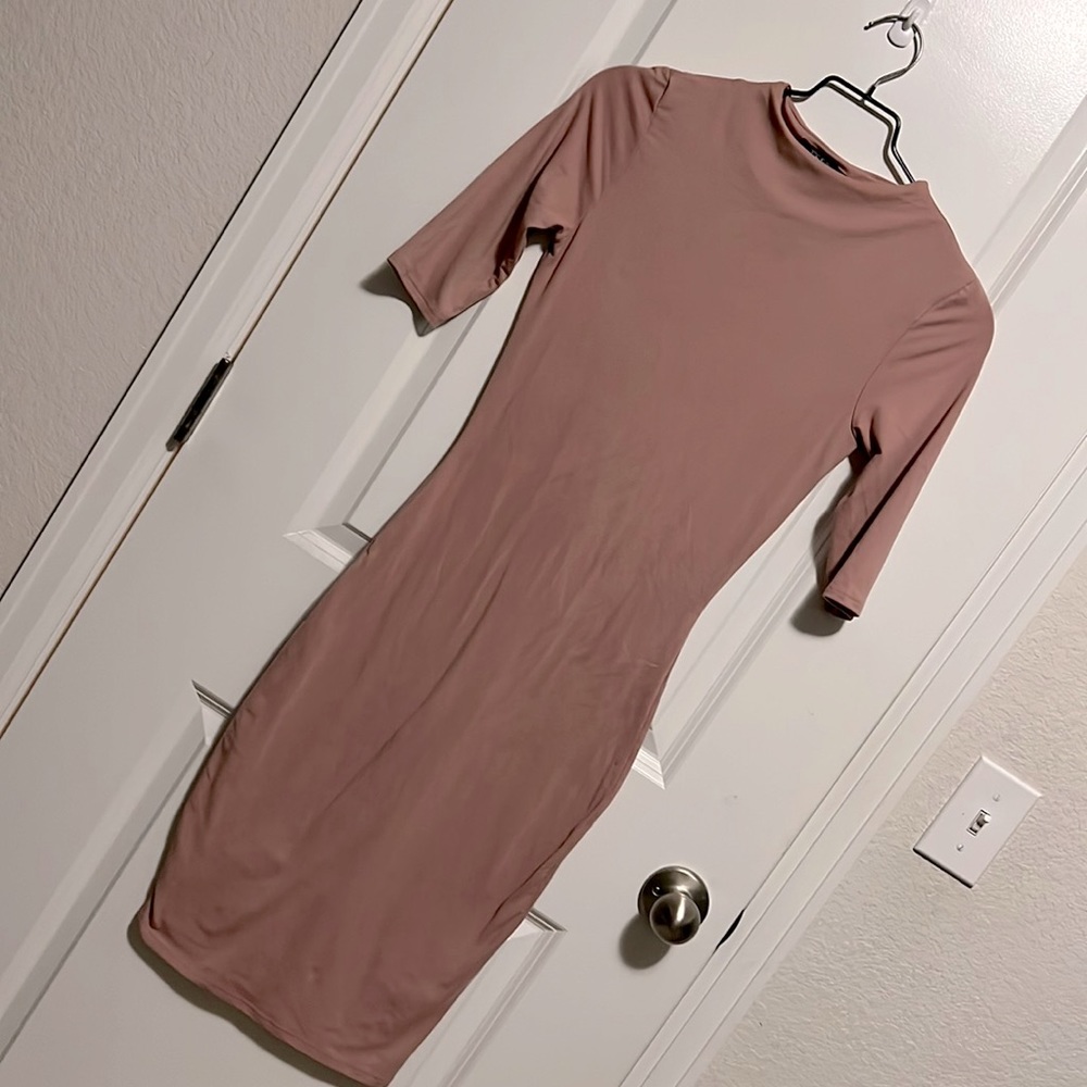 Soft Blush BodyCon Midi Dress with Half Sleeves